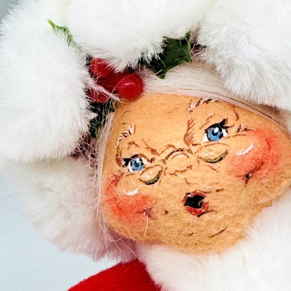 Annalee Mrs Claus Basket Gifts 6 inch 2003 Vintage Christmas Santa - Picture 2 of 9
